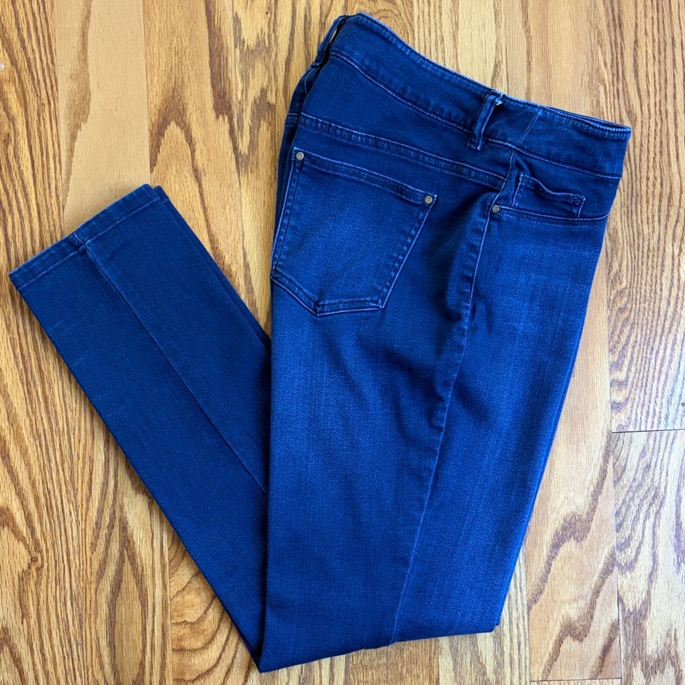 Chico's Deep Blue Skinny Jeans. Size: 0.5 =US 6